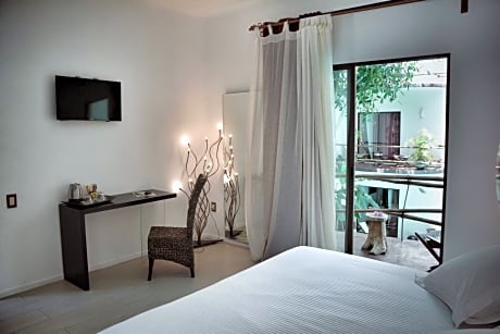 Deluxe Room with Pool View