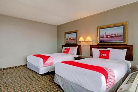2 Queen Beds
