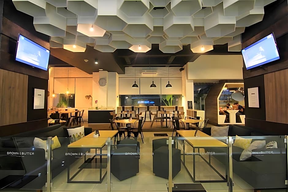 Berry Biz Hotel
