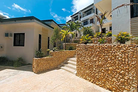 RedDoorz @ LM Apartelle Boracay