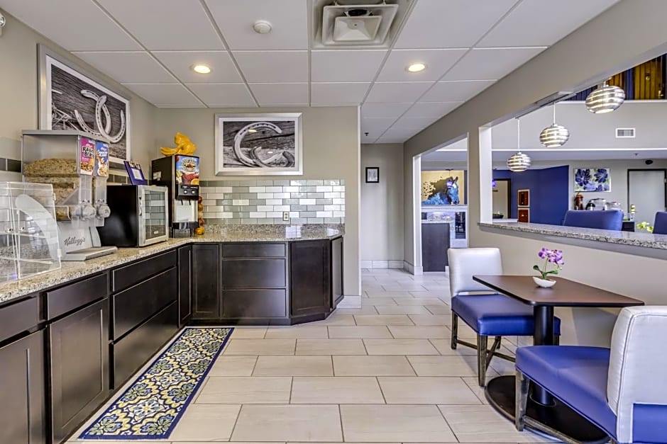Guesthouse Inn & Suites Lexington