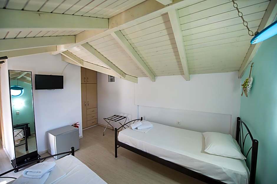 Ilianthos Apartments & Rooms