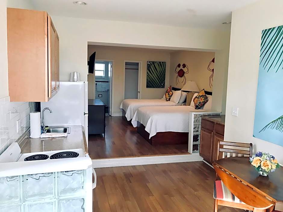 Harborside Motel & Marina