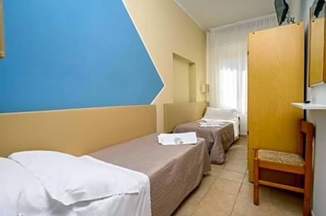 Economy Twin Room