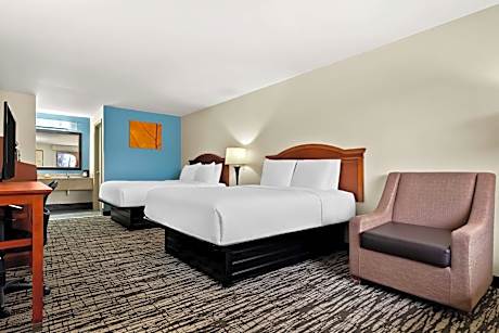 Queen Room with Two Queen Beds - Non-Smoking