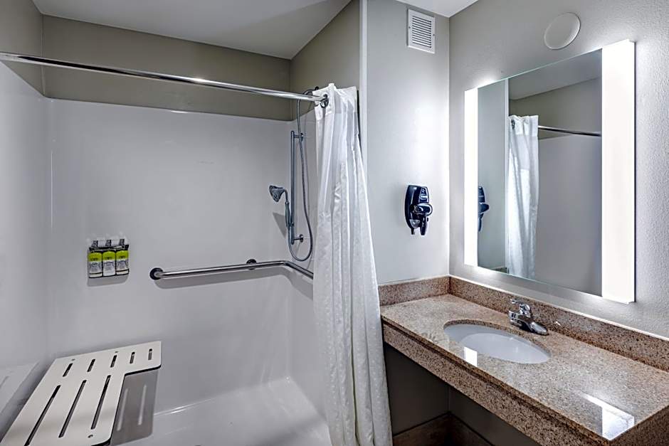 Holiday Inn Express Hotel & Suites Pryor By IHG