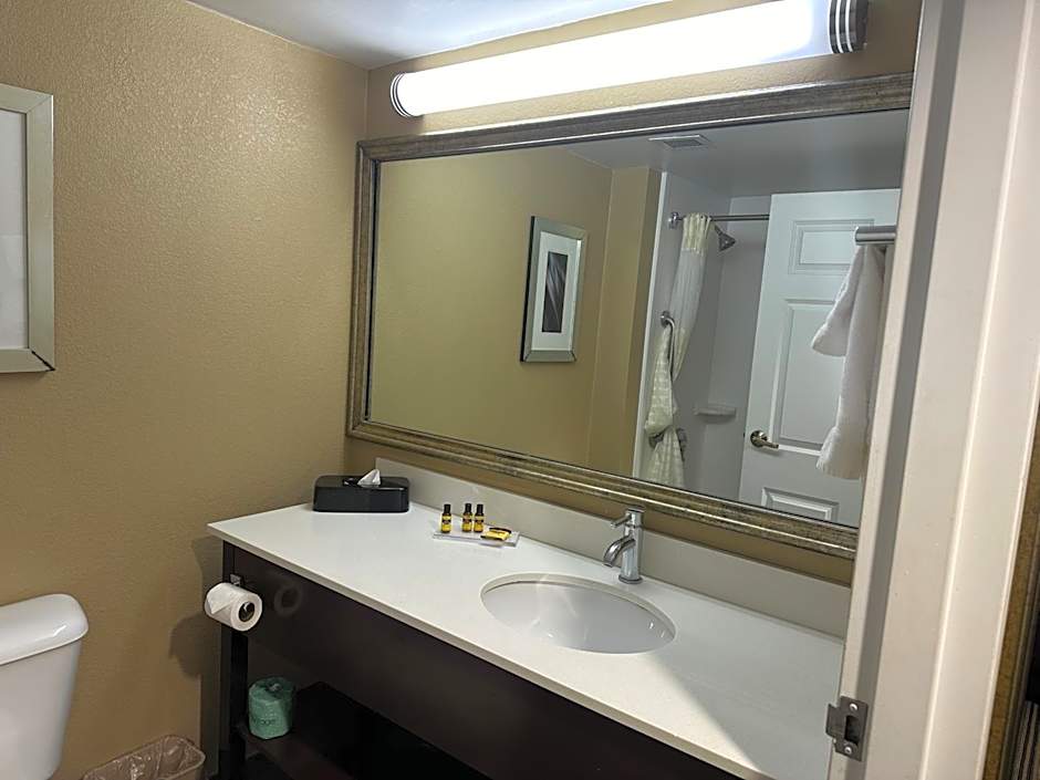Wingate by Wyndham Harrisburg Near Hershey