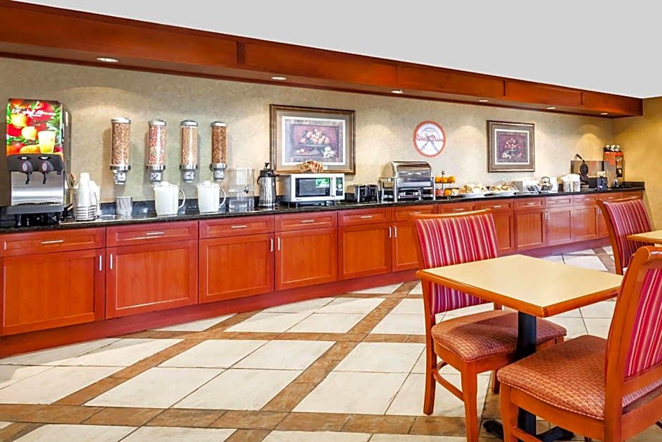 Howard Johnson by Wyndham Evansville East