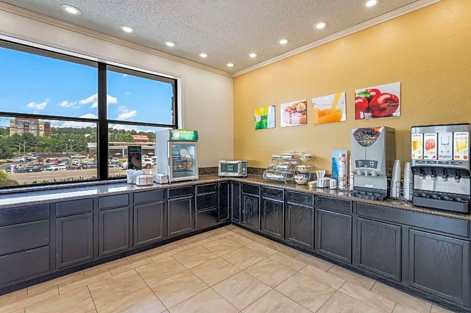 Quality Inn & Suites Hot Springs-Lake Hamilton