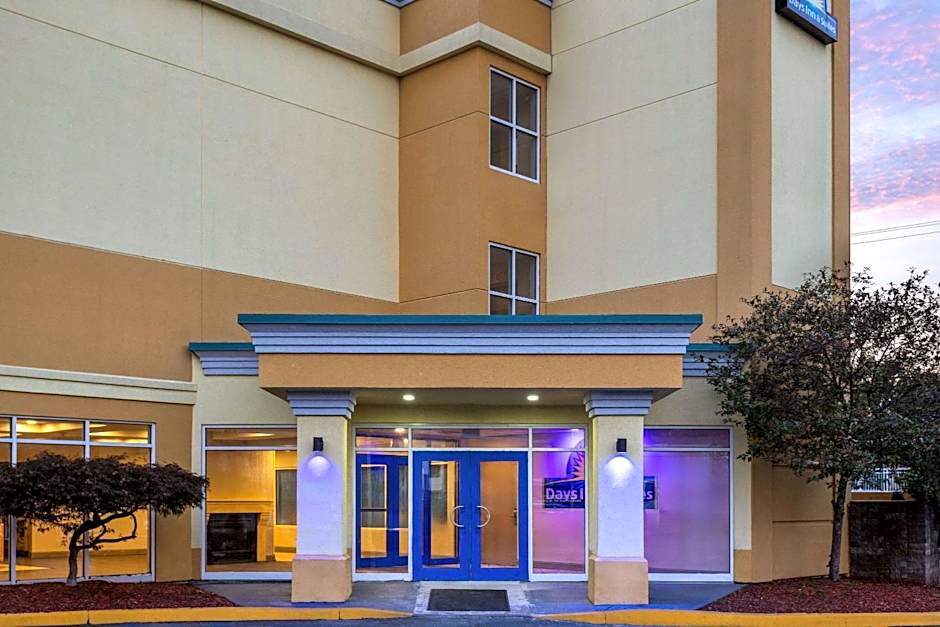 Days Inn & Suites by Wyndham Albany