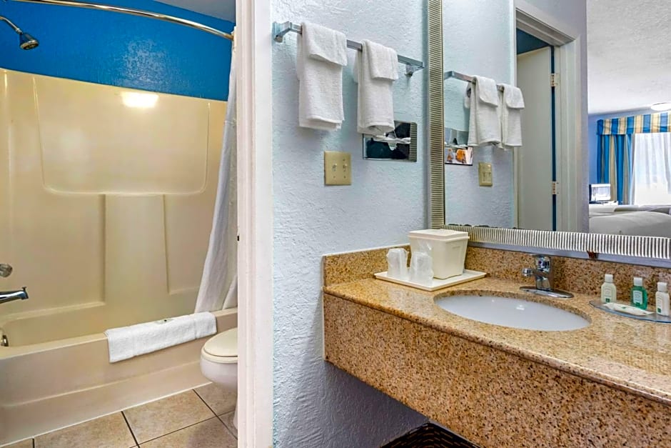 Quality Inn Sarasota North Near Lido Key Beach