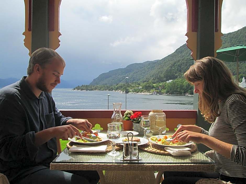 Lavik Fjord Hotel & Apartments