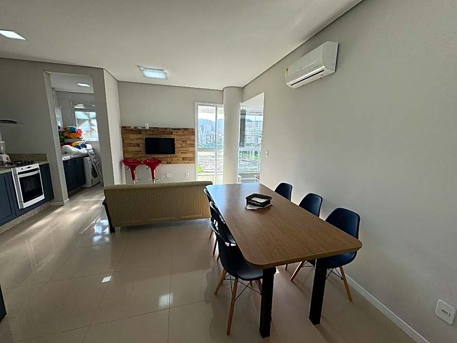 cód 175 - Apartamento com 2 suítes!