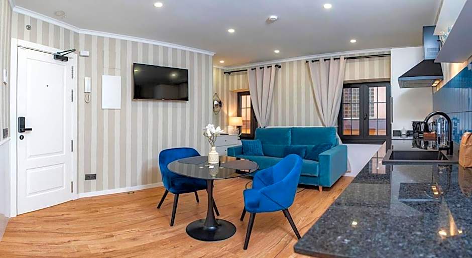 "Breeze" Aparthotel by Parrot`s House