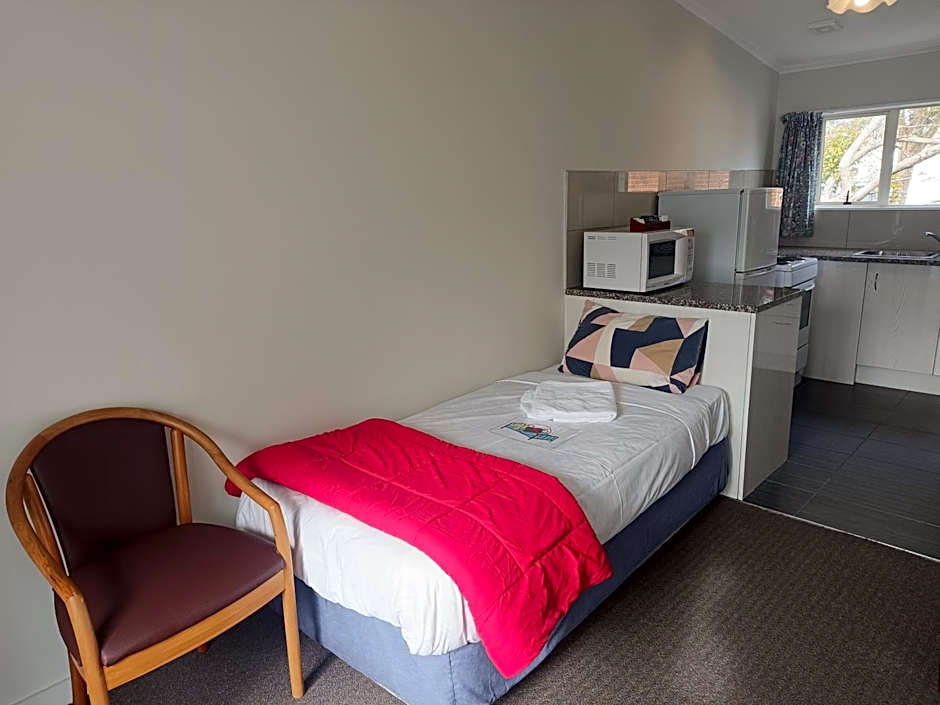 Bayfield Motel and Apartment