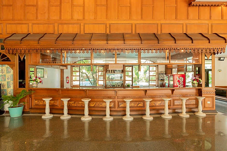 Royal Twins Palace Hotel