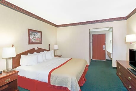 King Suite- Non-Smoking