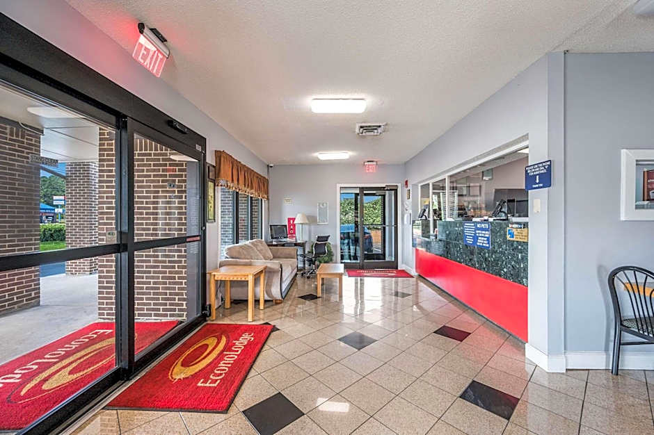 Econo Lodge Inn & Suites Huntsville University Area