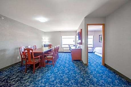 Conference Suite with City View (Corner Room)