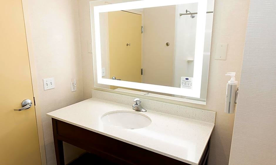 Hampton Inn & Suites by Hilton Stroudsburg Pocono Mountains
