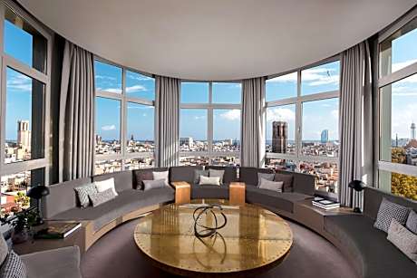 Panoramic Penthouse Suite