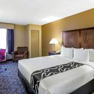 Oakland Airport Arena Hotel