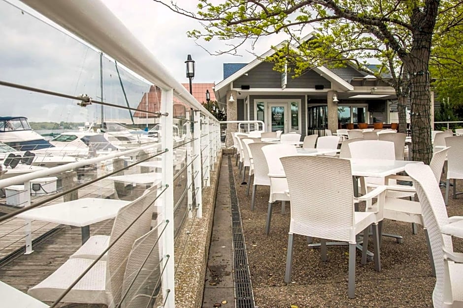 Shoreline Inn & Conference Center, Ascend Hotel Collection