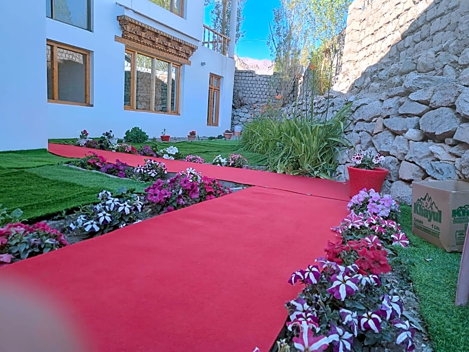 Glacier View Guest House