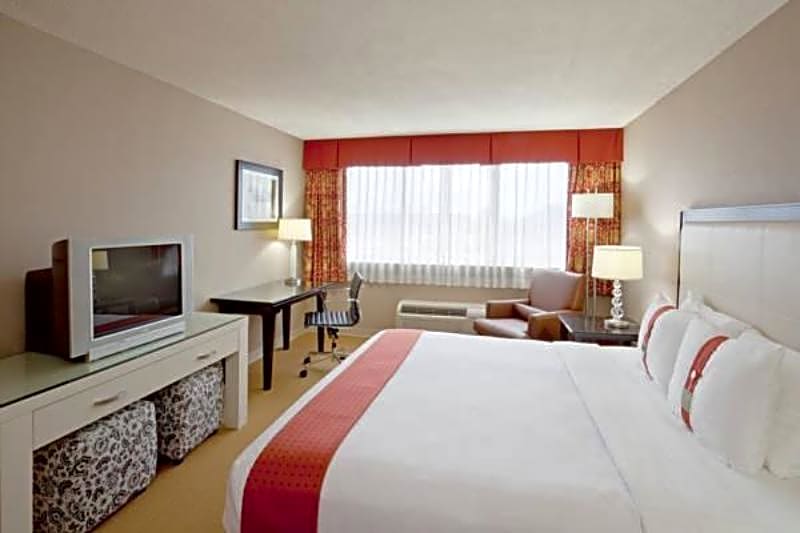 Holiday Inn & Suites Marlborough By IHG