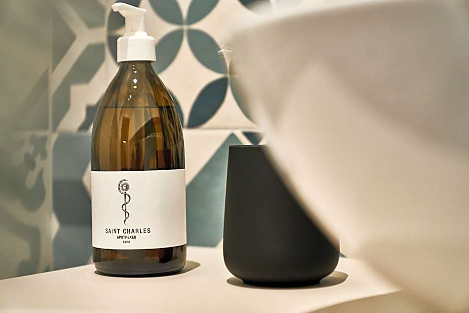 URBANAUTS STUDIOS Minelli