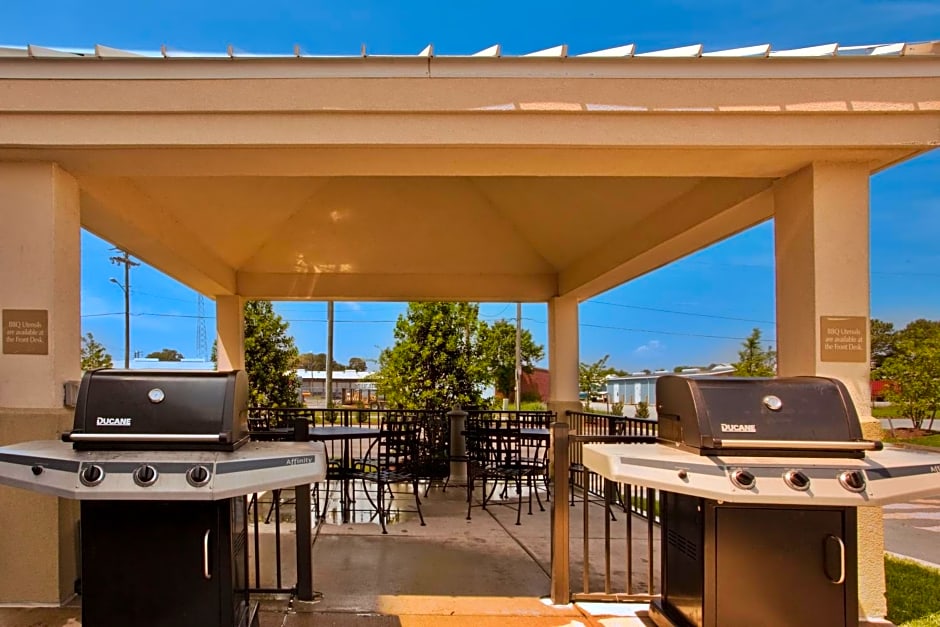 Candlewood Suites Norfolk Airport, an IHG Hotel