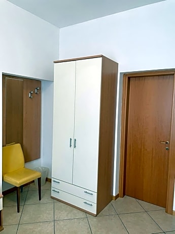 Twin Room with Private Bathroom