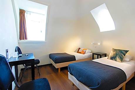 Twin Room with Shared Bathroom