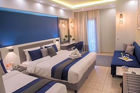 Superior Colors Triple Room