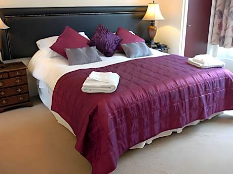 Ty Dre Apartments
