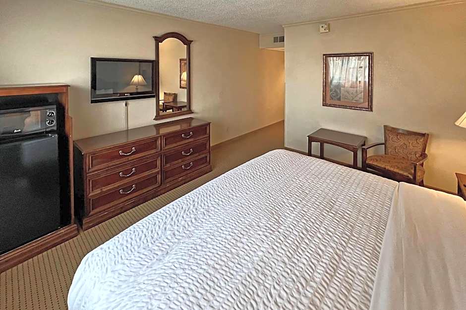 Clarion Inn Garden City
