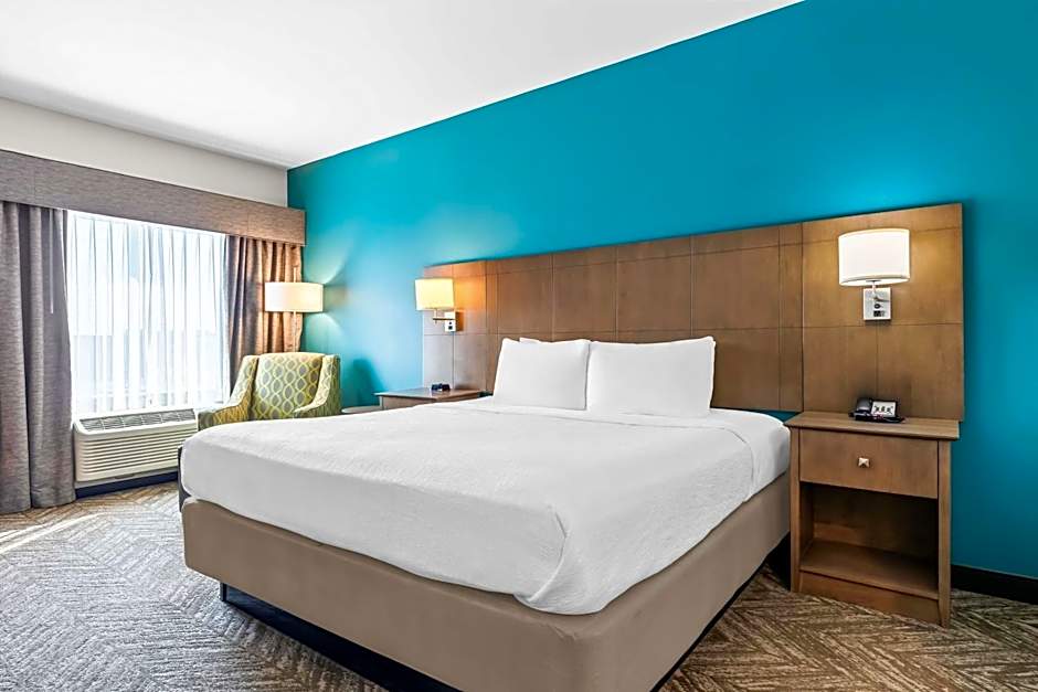 Best Western Plus Bolivar Hotel & Suites