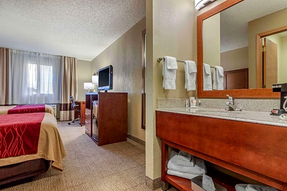 Comfort Inn & Suites Hays I-70