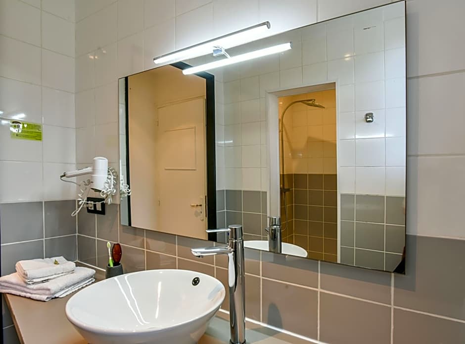 Logis Hôtel Emeraude des Bois