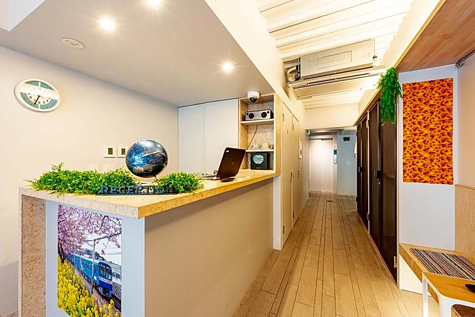 plat hostel keikyu asakusa station