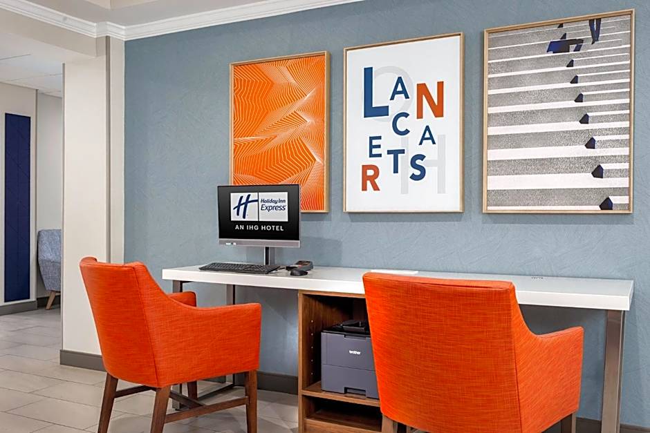Holiday Inn Express & Suites Lancaster by IHG