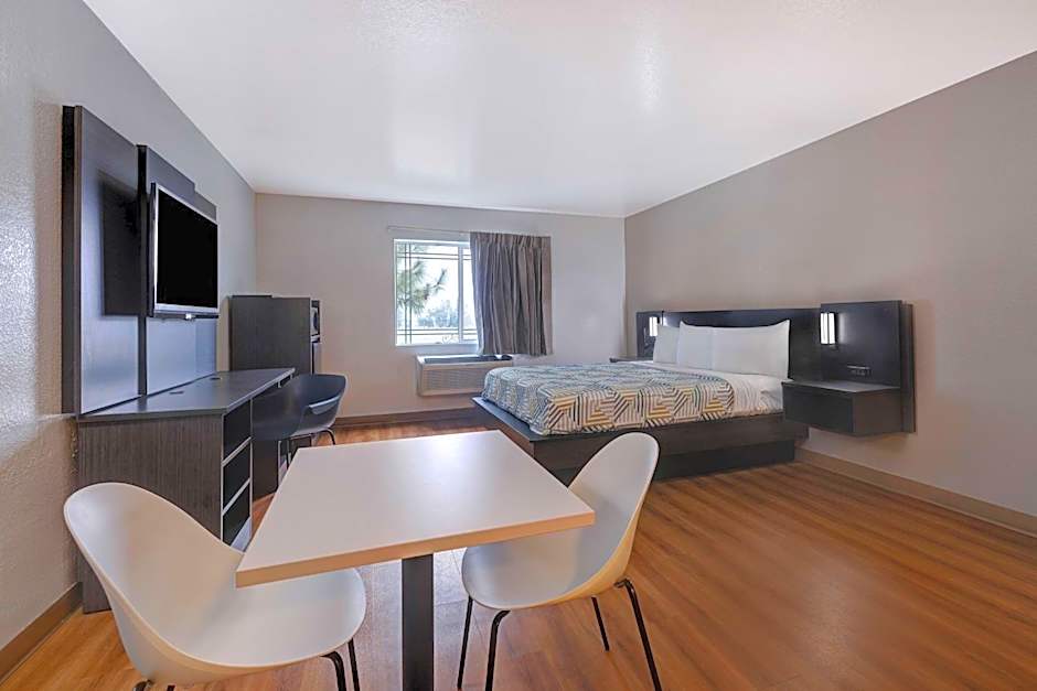 Motel 6-Buttonwillow, CA Central