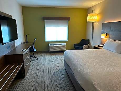 Standard King Room with Roll-In Shower - Communications Access