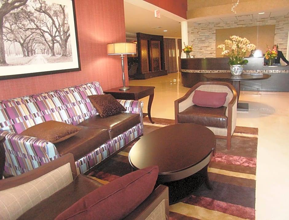 Armoni Inn & Suites