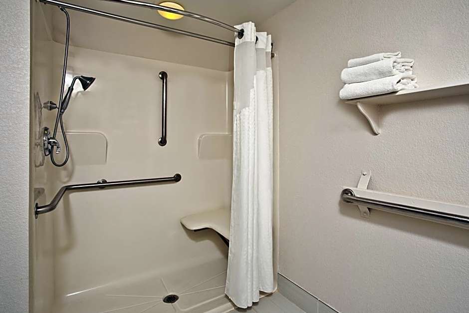 Holiday Inn Express Hotel and Suites Harrington - Dover Area By IHG