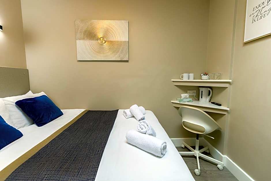 OYO Paragraph Palmers Green - Tottenham Stadium