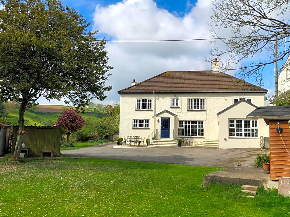 Lynwood House Bed and Breakfast