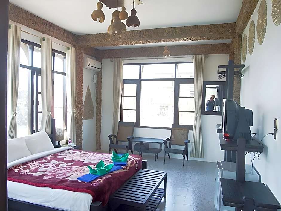 Aquarius Inn