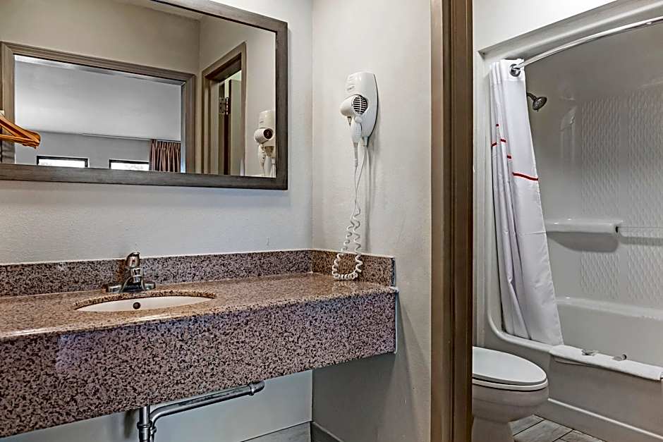 Red Roof Inn Bowling Green