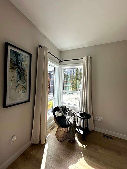 Private Hot Tub Ski In Ski Out Sleeps 9